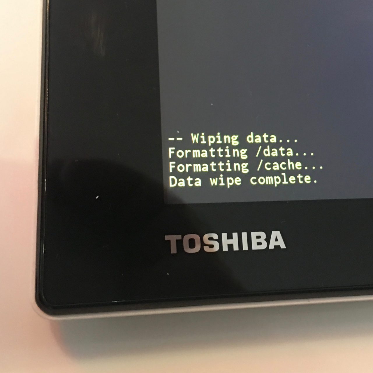 TOSHIBA Android タブレット A205SB SoftBank 液晶割れ 交換修理 と 