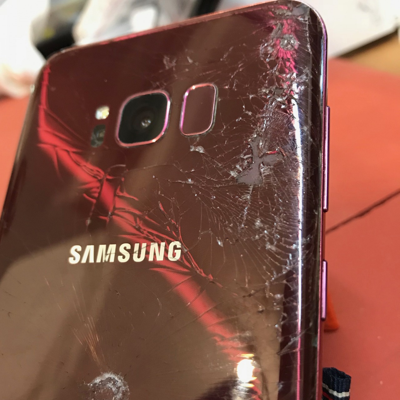 SAMSUNG - docomo galaxy S8plus 画面一部割れ Galaxy S8 Plus】画面割れの交換修理実績（町田店） - Android