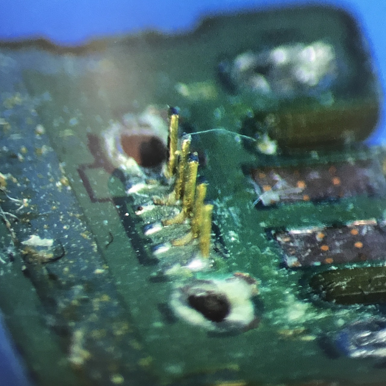 Fujitsu ARROWS Tab F-05E docomo 充電できない 基板充電口取り替え