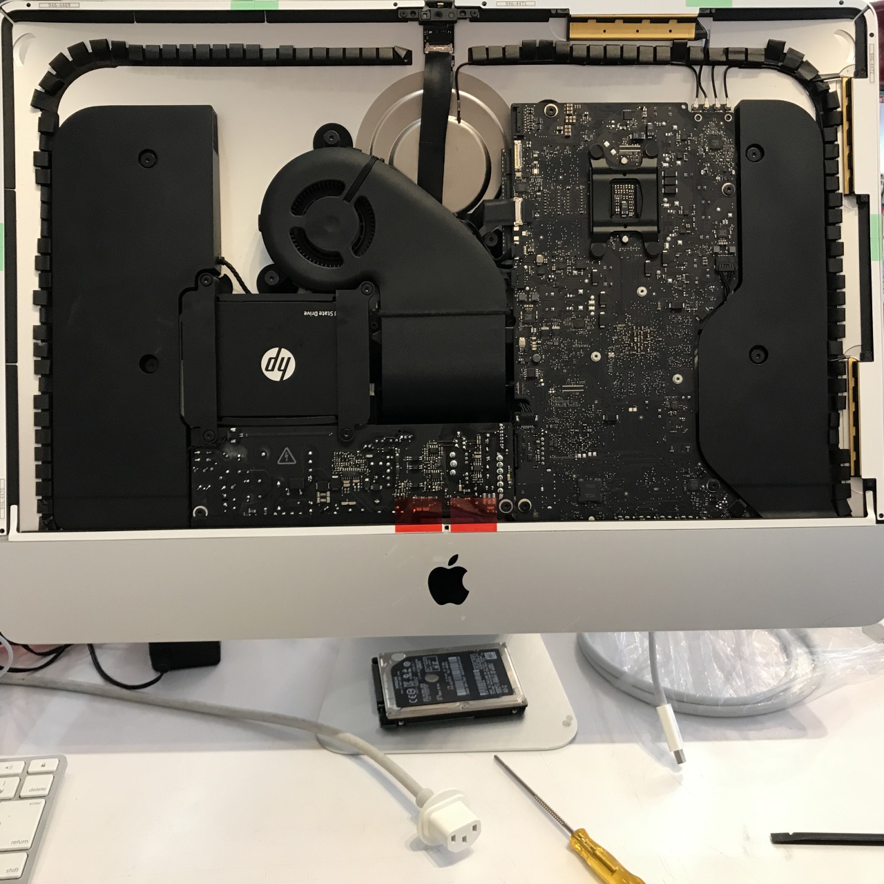 iMac (21.5-inch, Late 2012) スピード遅い SSD交換 Catalina搭載