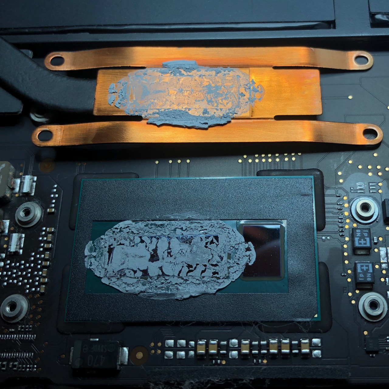 MacBook Air (13-inch, Early 2015) Zoom使用中突然電源が落ちる
