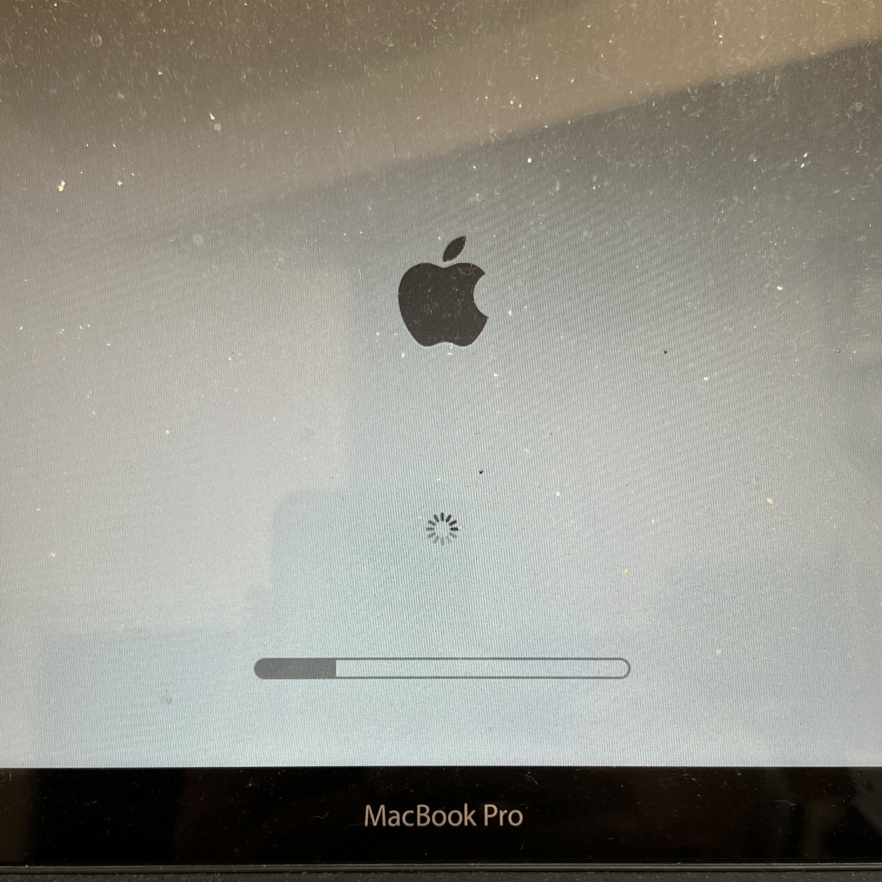 Apple MacBook pro本体 画面不良 小傷あり 1-620.jpg