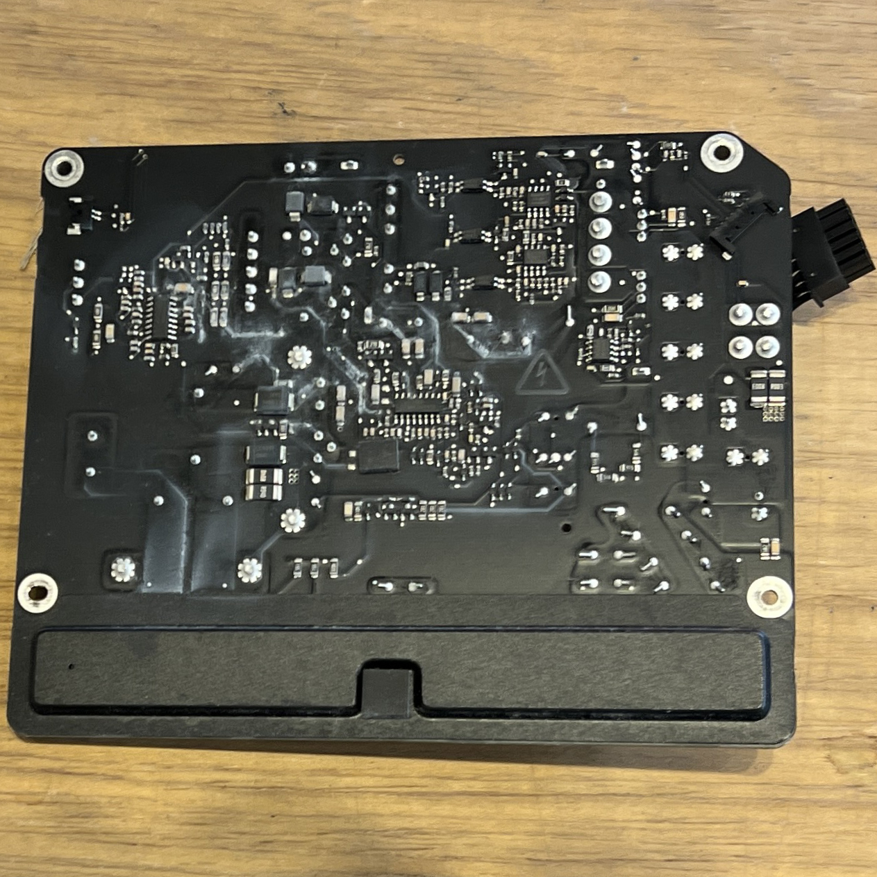 iMac 27 2019  電源入る ストレージに故障の可能性あり iMac 2019 27inch 自力で分解したら起動しない原因と修理方法